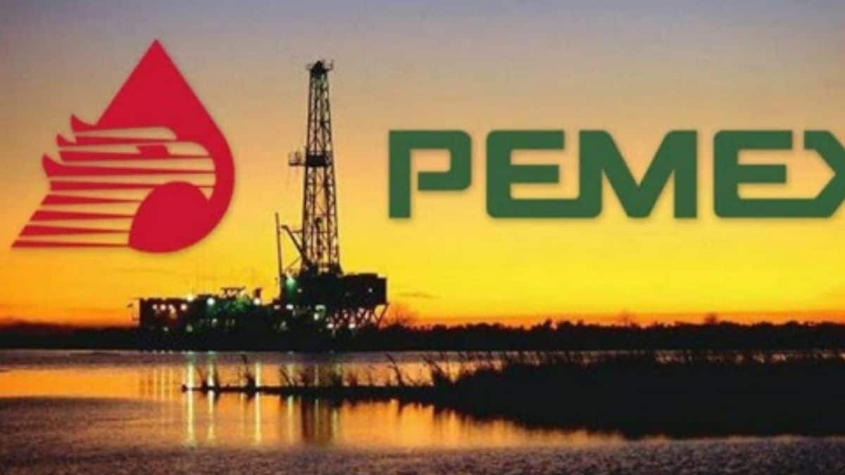 Dos jueces federales ordenaron frenar Ley de Hidrocarburos y mantener límites al poder dominante de Petróleos Mexicanos (Pemex) en el sector de hidrocarburos.
