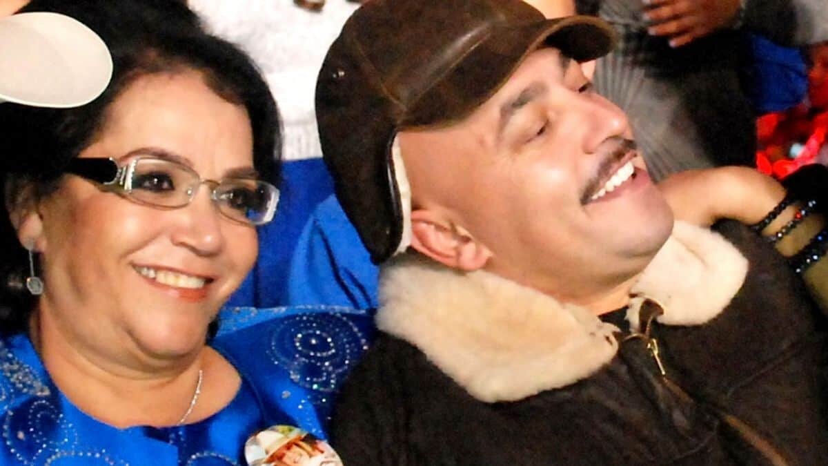 Doña Rosa, mamá de Lupillo Rivera, salió en defensa de su hijo y arremetió en contra de Belinda, pues estuvo de acuerdo con su relación.