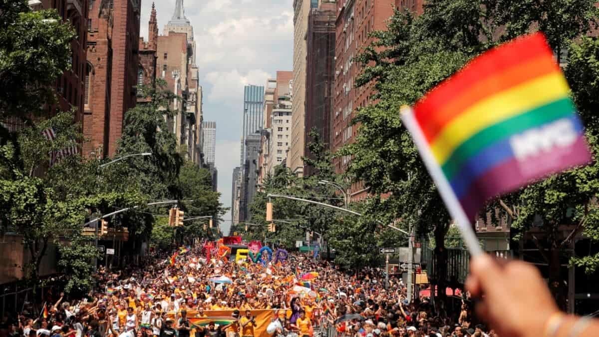 Edificios emblemáticos de Nueva York se iluminarán con luces de diferentes colores para apoyar al movimiento LGBT+
