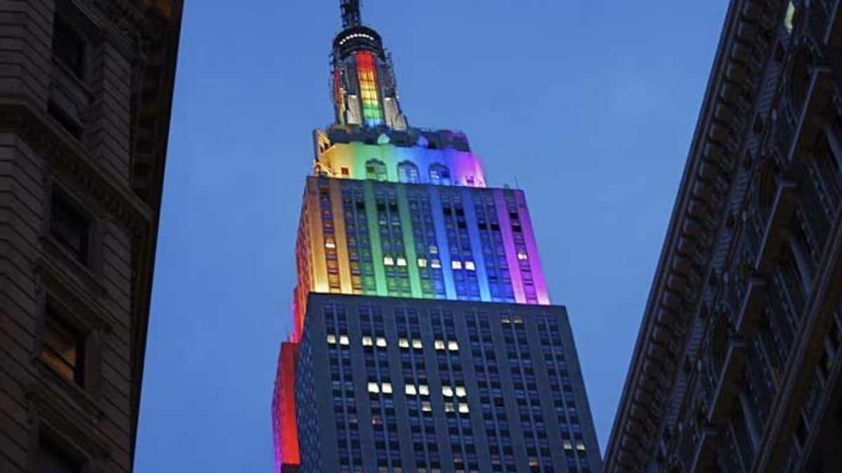 Edificios emblemáticos de Nueva York se iluminarán con luces de diferentes colores para apoyar al movimiento LGBT+