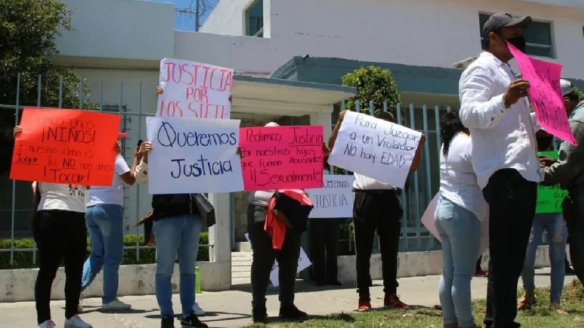 El menor cometió los abusos aprovechando la confianza que tenían las víctimas por su cercanía.