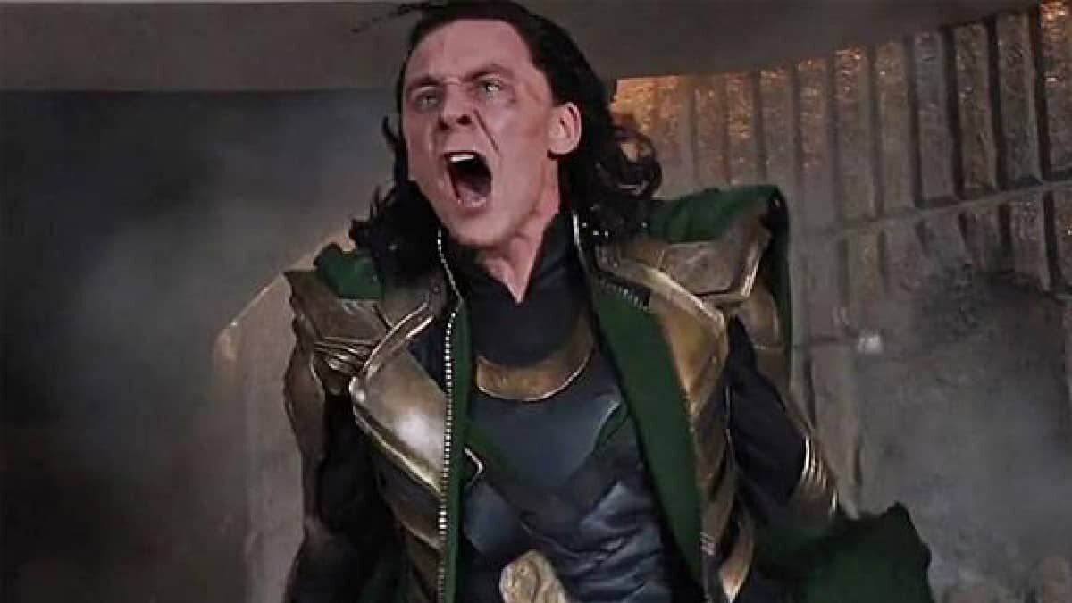 En el capítulo más reciente de su serie, Loki confesó su bisexualidad, siendo el primer personaje de Marvel que acepta su orientación.