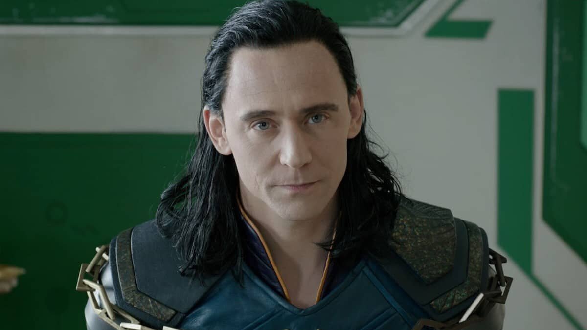 En el capítulo más reciente de su serie, Loki confesó su bisexualidad, siendo el primer personaje de Marvel que acepta su orientación.