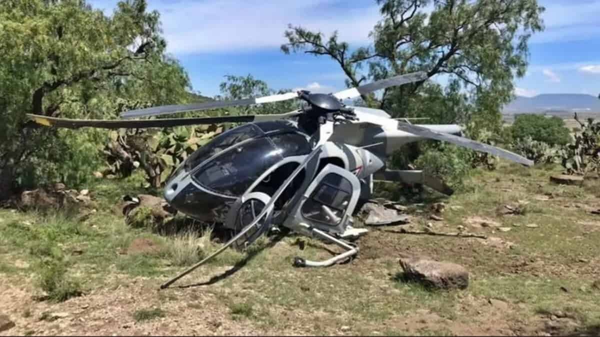 Se desploma helicóptero de la Fuerza Aérea en límites de Edomex e Hidalgo
