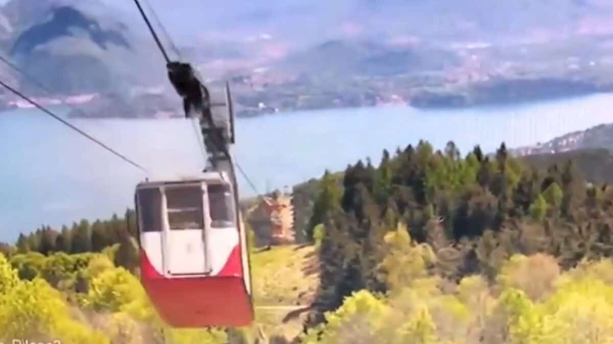 A un mes del aparatoso incidente en el que cayó una cabina de teleférico en Stresa, Italia, difunden imágenes del momento de la caída.