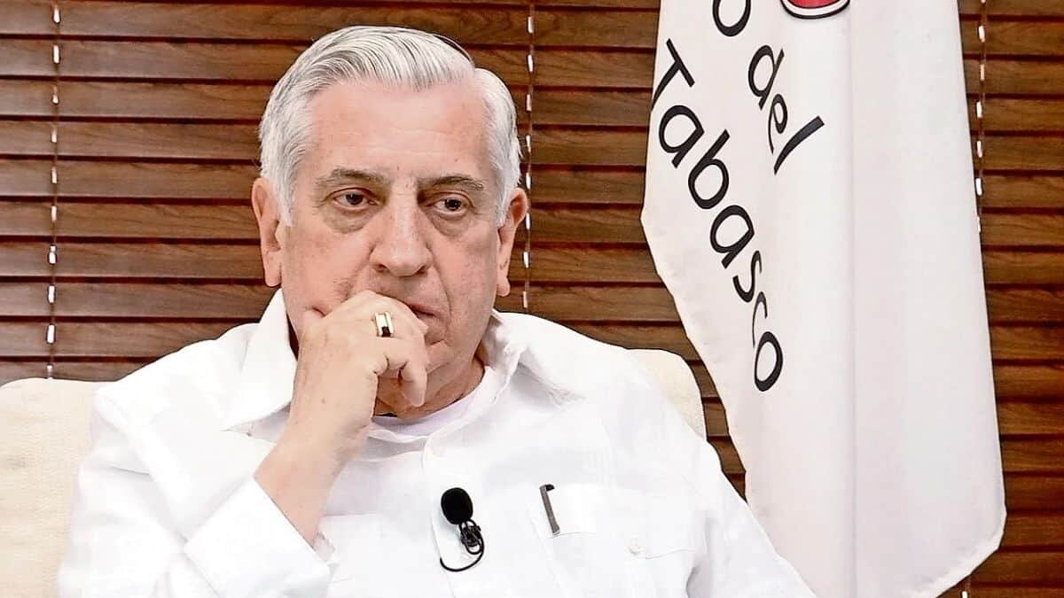 De acuerdo con el padrón de beneficiarios, el político de 73 años se encuentra registrado para recibir el apoyo.