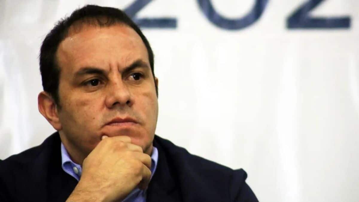 El exfutbolista negó separarse del cargo que actualmente ejerce en Morelos.