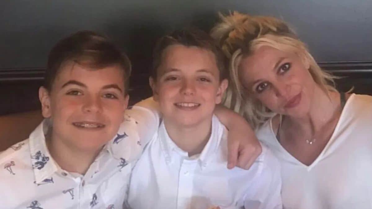 Britney Spears sigue bajo la tutela de su padre