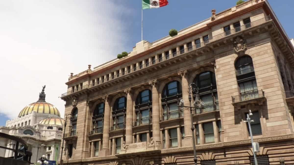 El presidente de México emitió un informe para exponer lo realizado a tres años de gobierno destacando los logros en materia de salud y seguridad.
