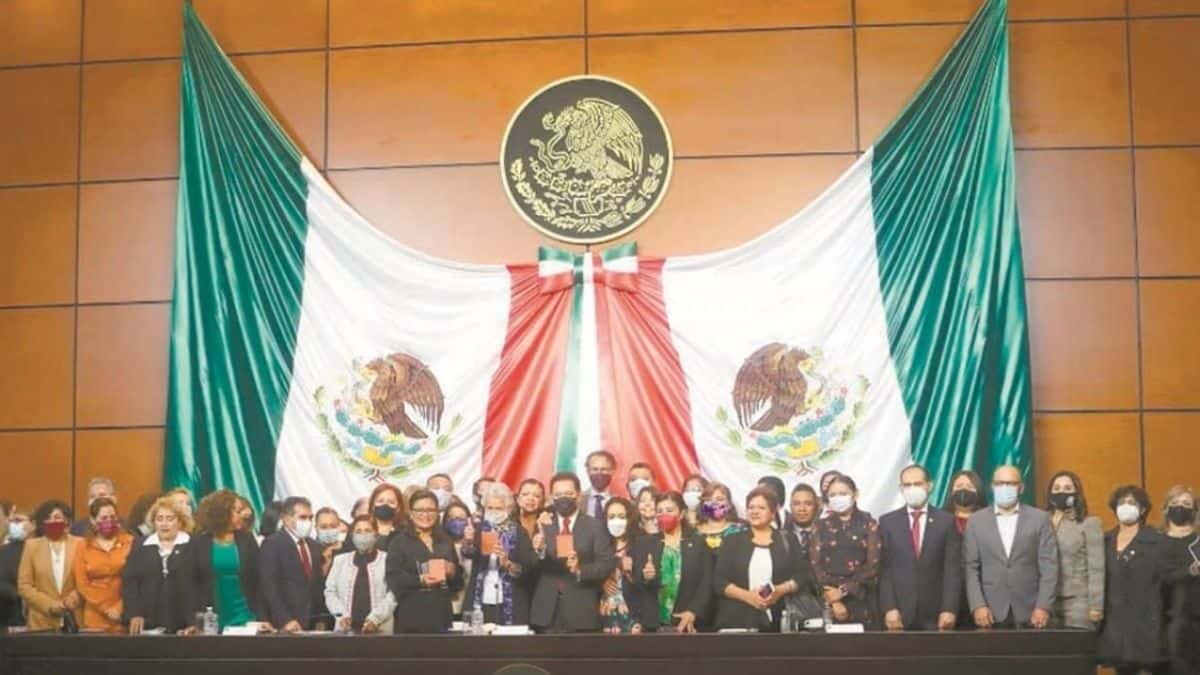 Arrastra pendientes con su salida la LXIV Legislatura Hasta el momento, solo 18 reformas son las que han sido aplicadas a partir de la entrada de la 4T.