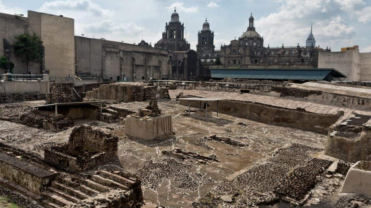 Mitos históricos y manipulación… La derrota de Tenochtitlán