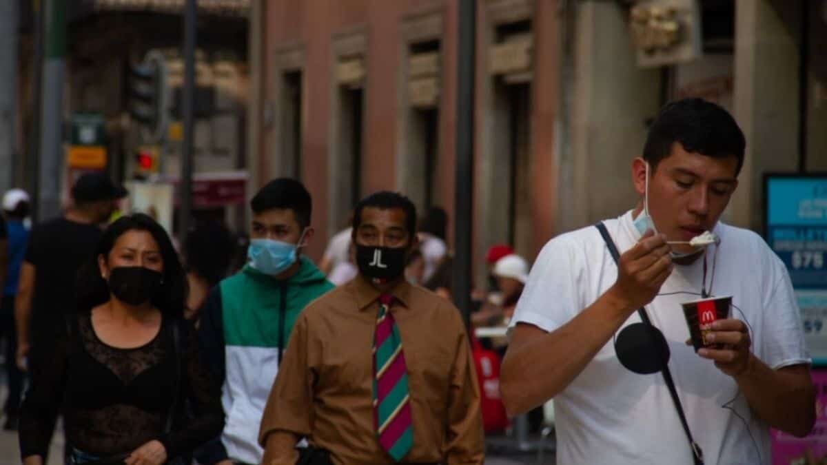 El subsecretario de salud admitió que México presenta una tercera ola de contagios tras el aumento de 22% en la curva epidemiológica.