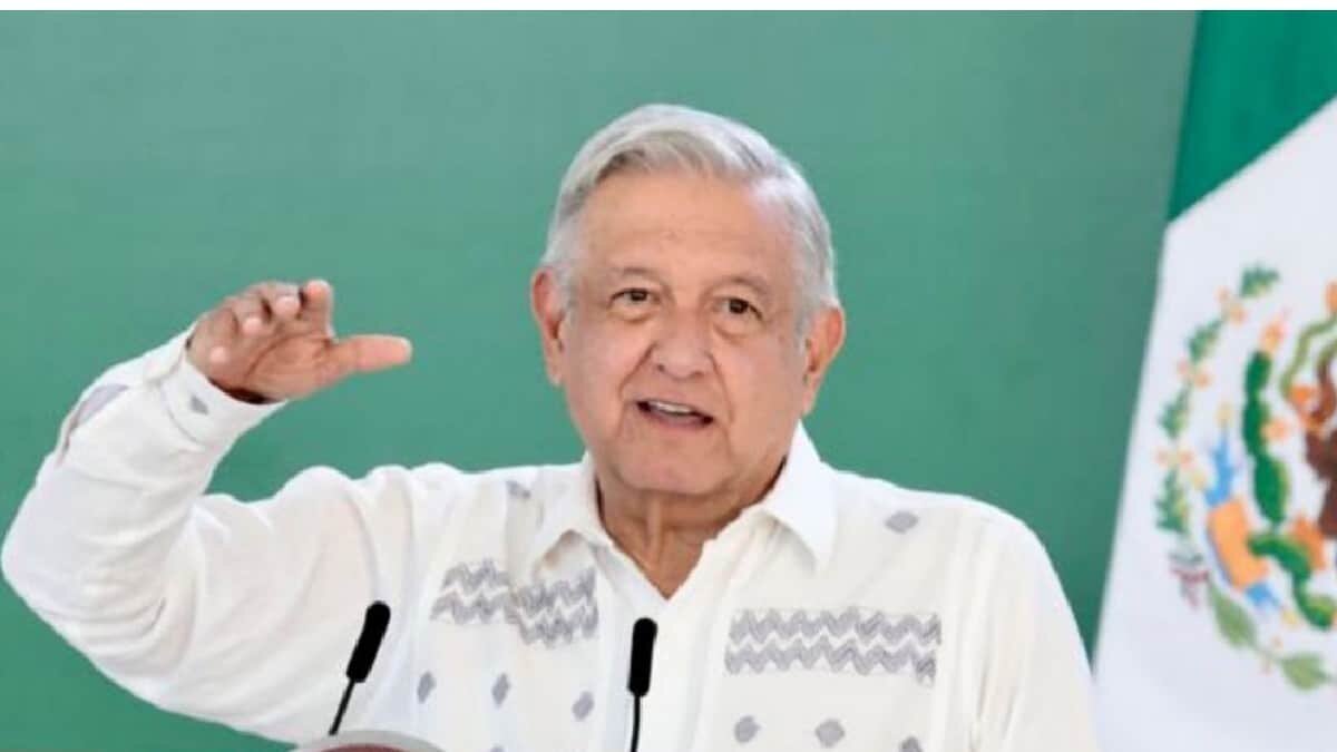 Pese a estar vigente la veda electoral por la consulta del 1 de agosto, AMLO presumió sus programas sociales.
