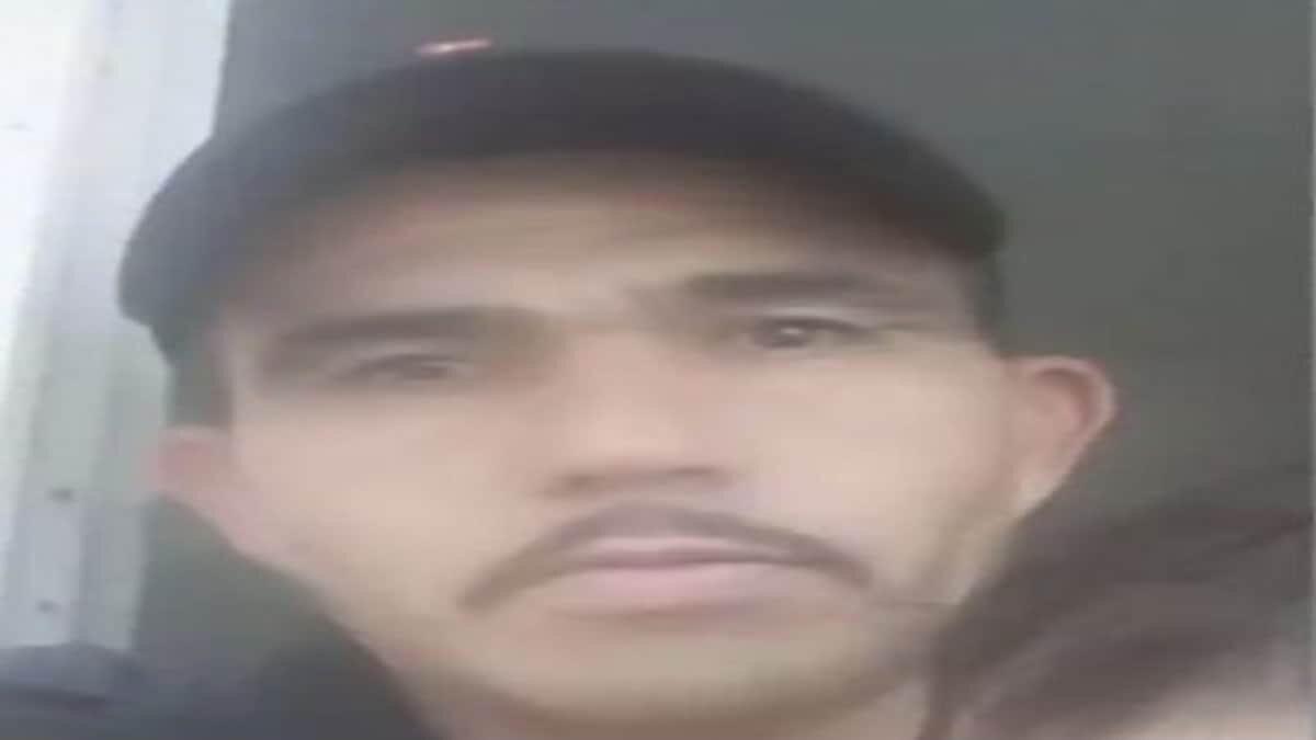 El hombre perdió a su hijo y su empleo, lo que lo orilló a tomar dicha iniciativa que se hizo viral.