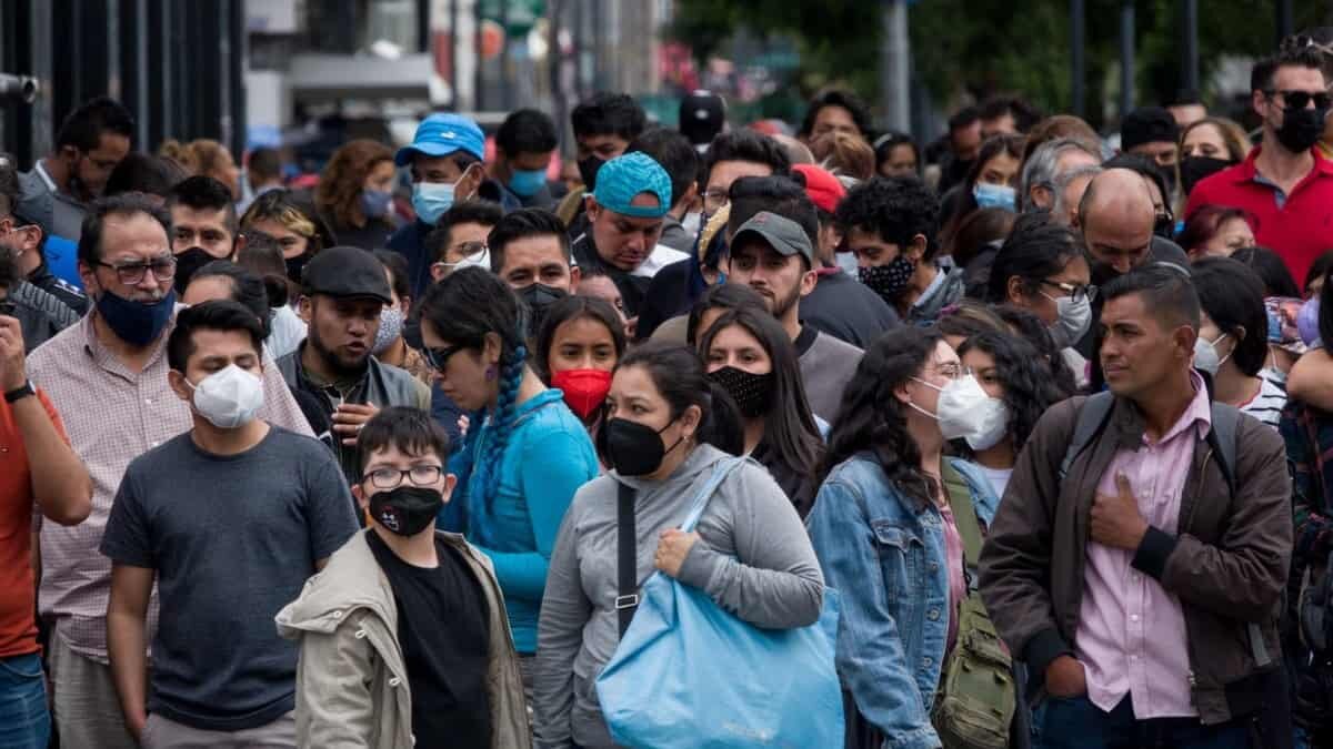 Las autoridades lamentaron que los nuevos casos se presenten en poblaciones más jóvenes, por lo que llamaron a permanecer alertas.