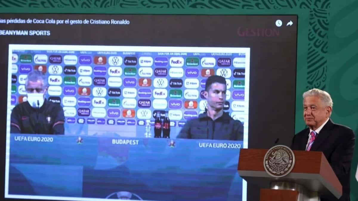 El presidente destacó el gesto del astro portugués contra el consumo de bebidas azucaradas como son los refrescos.