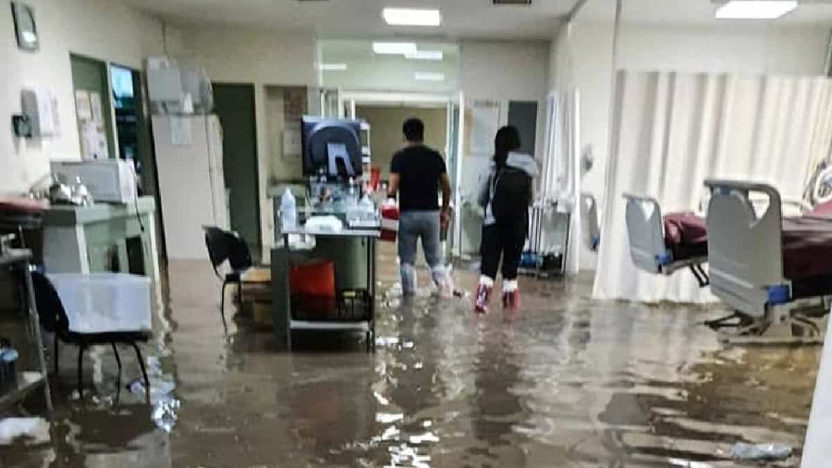 Salvan enfermeros a bebés de inundación en hospital de Atizapán (Video)