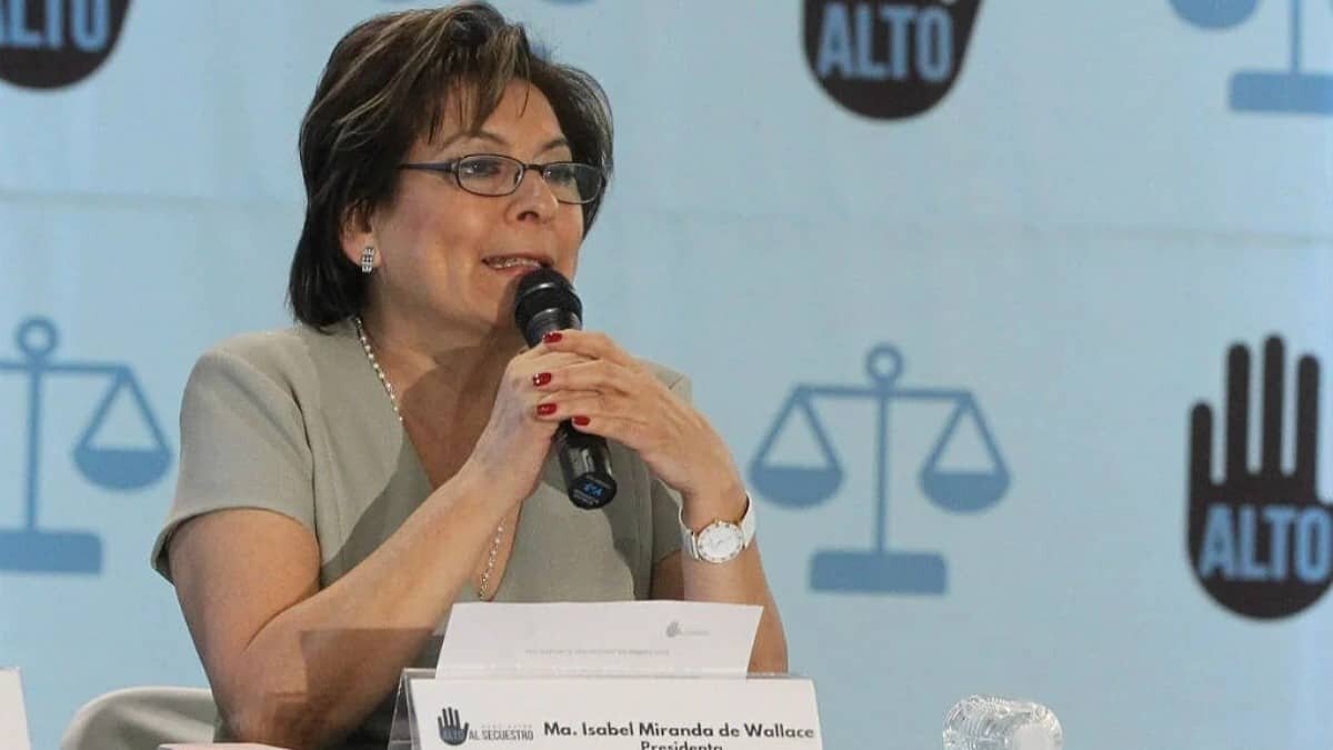 Investiga FGR a Isabel Miranda de Wallace por simulación de pruebas