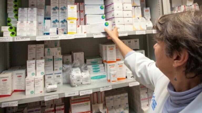 En los acuerdos para comprar medicamentos en el extranjero no se incluyen los costos de la distribución final, lo que eleva la inversión final.