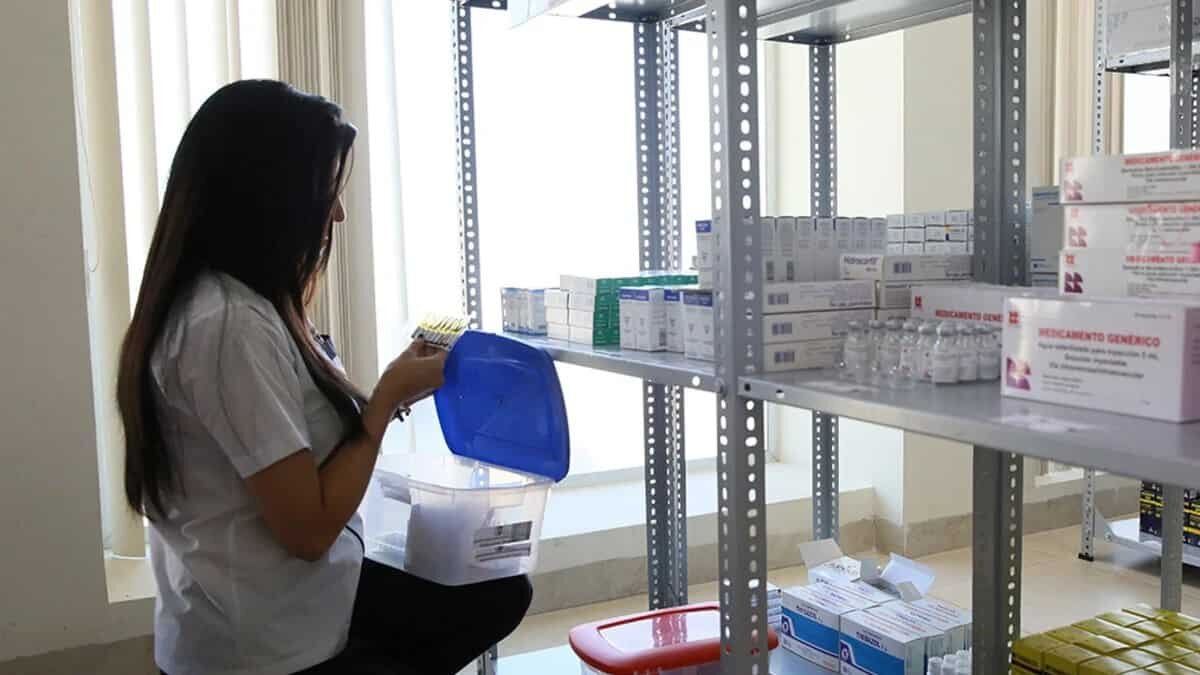 En los acuerdos para comprar medicamentos en el extranjero no se incluyen los costos de la distribución final, lo que eleva la inversión final.