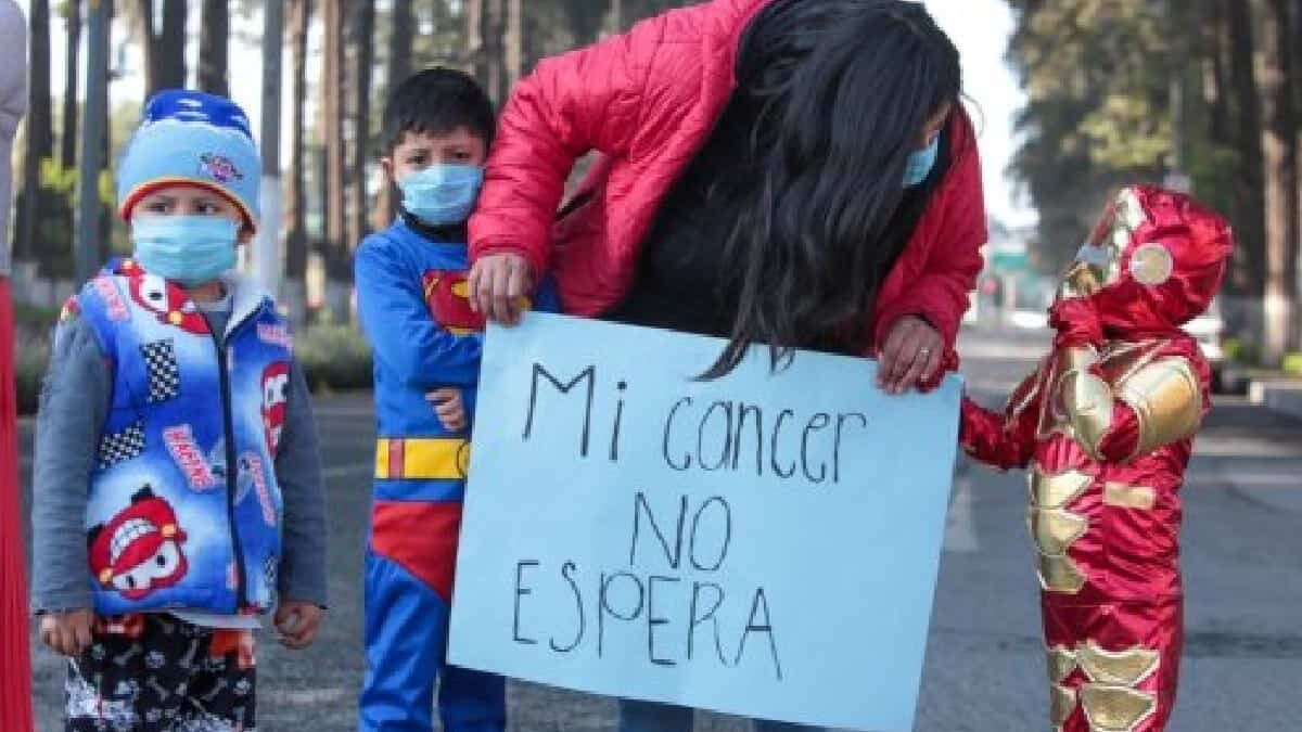 El funcionario llamó “exagerados” a los manifestantes, al tiempo que aseguró que se trabaja para obtener medicamentos oncológicos.