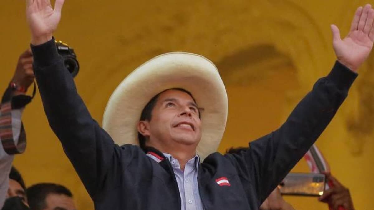 El socialista Pedro Castillo será el próximo presidente de la nación sudamericana al vencer al Keiko Fujimori.