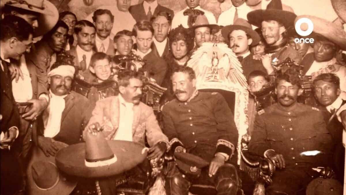 Día de la Fotografía - El Caudillo del sur y el Centauro del norte