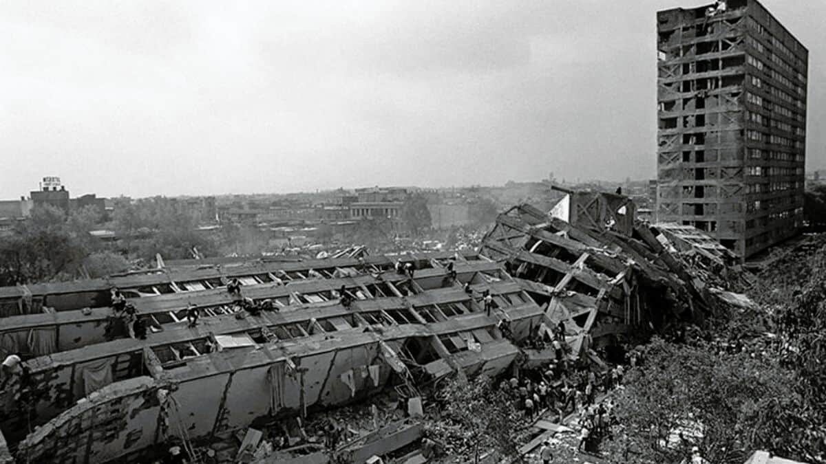 Día de la Fotografía - Edificio Nuevo León en el sismo del 85