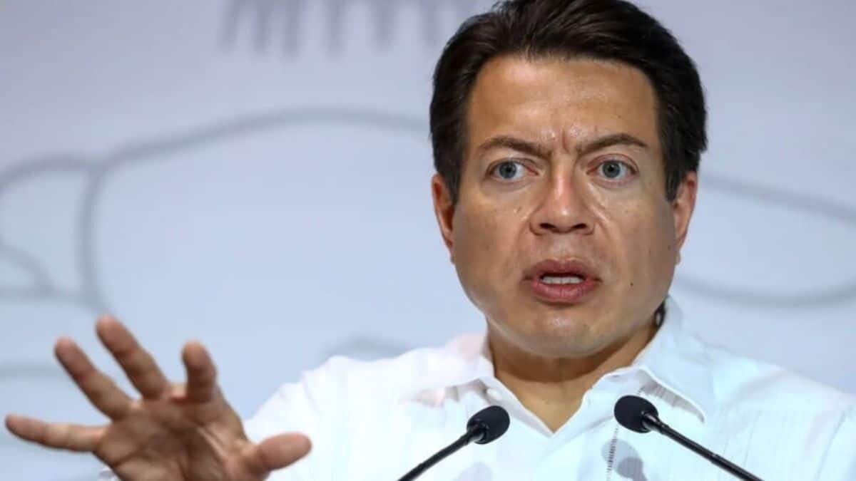 Mario Delgado acusa hackeo de su WhatsApp