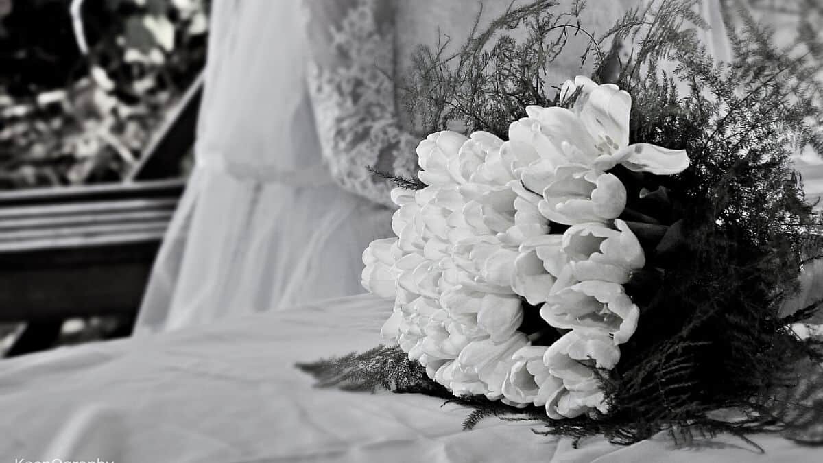 Fallece mujer de 21 años minutos después de su boda
