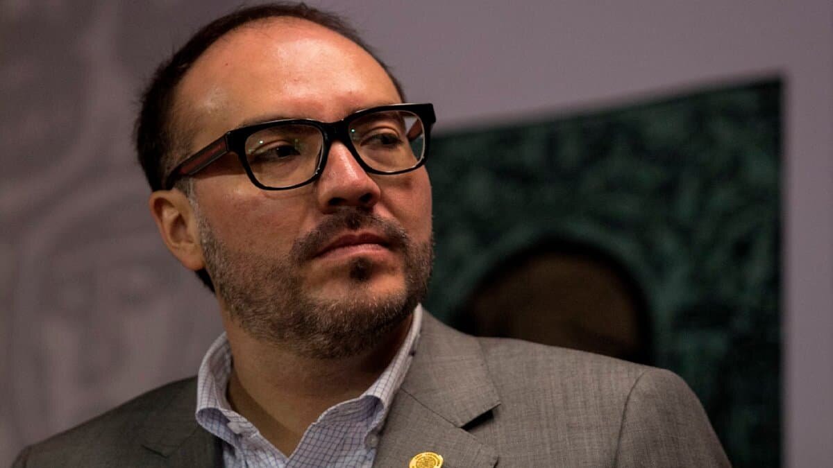 Revelan que diputado Mauricio Toledo huyó de México
