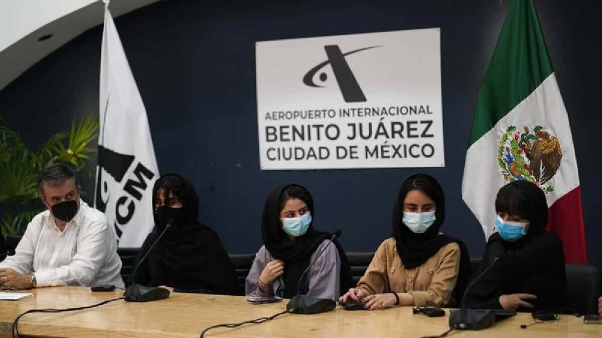 Un grupo de 5 jóvenes afganas llegaron a la Ciudad de México como parte de las acciones internacionales para ayudar a los que huyen de el Talibán.