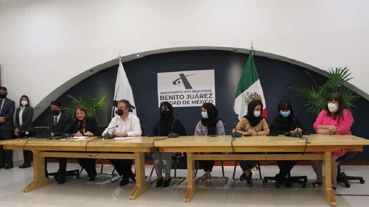 Un grupo de 5 jóvenes afganas llegaron a la Ciudad de México como parte de las acciones internacionales para ayudar a los que huyen de el Talibán.