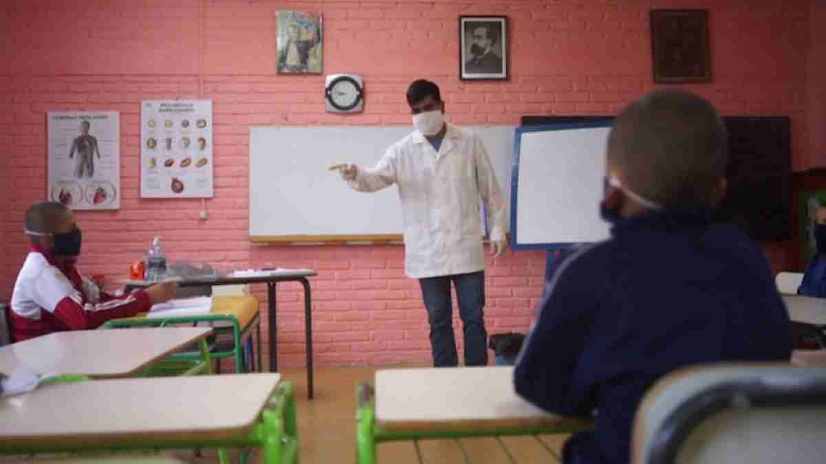 No habrá cierre de escuelas en CDMX por casos de Covid, insisten autoridades