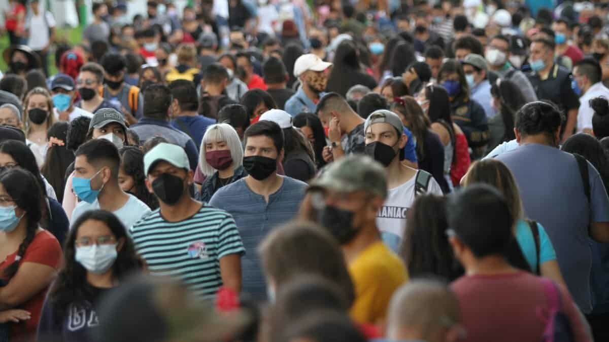 Continúa CDMX en semáforo naranja; hospitalizaciones a la baja