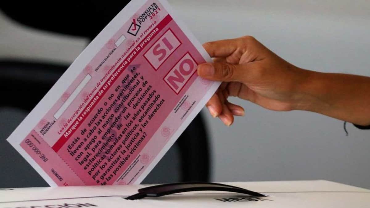 Morena insistió que fue culpa del INE que la consulta popular no alcanzará los niveles necesarios de participación para ser vinculatoria.