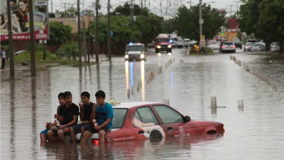 Decenas de comunidades de Sinaloa quedaron incomunicadas y con serias afectaciones tras el desbordamientos de varios ríos en la entidad.