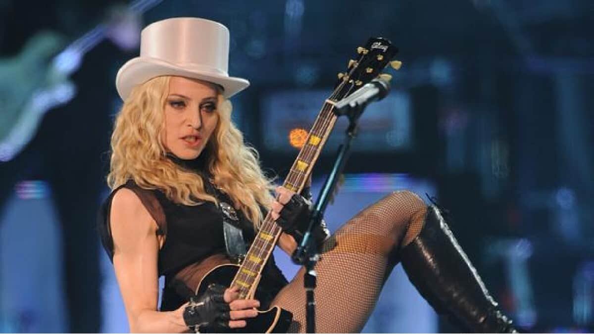 La llamada "Reina del pop" cumplió 63 años y pidió ayuda para su fundación que ayuda a niños pobres en África.