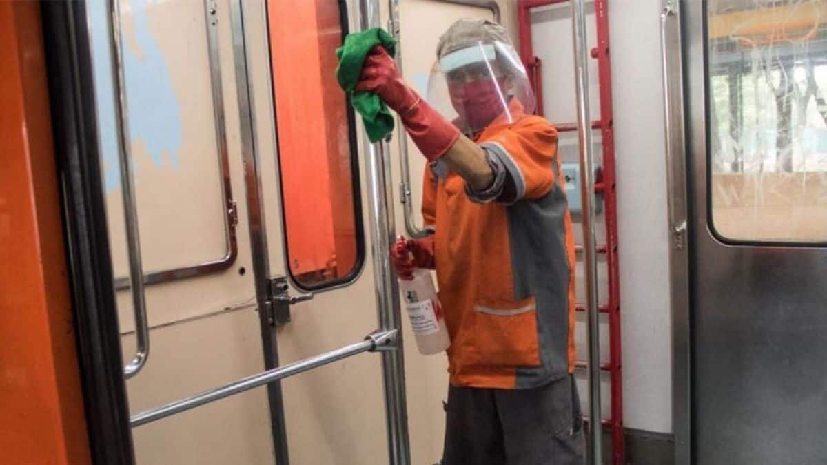 Intensifican medidas sanitarias en Metro por regreso a clases