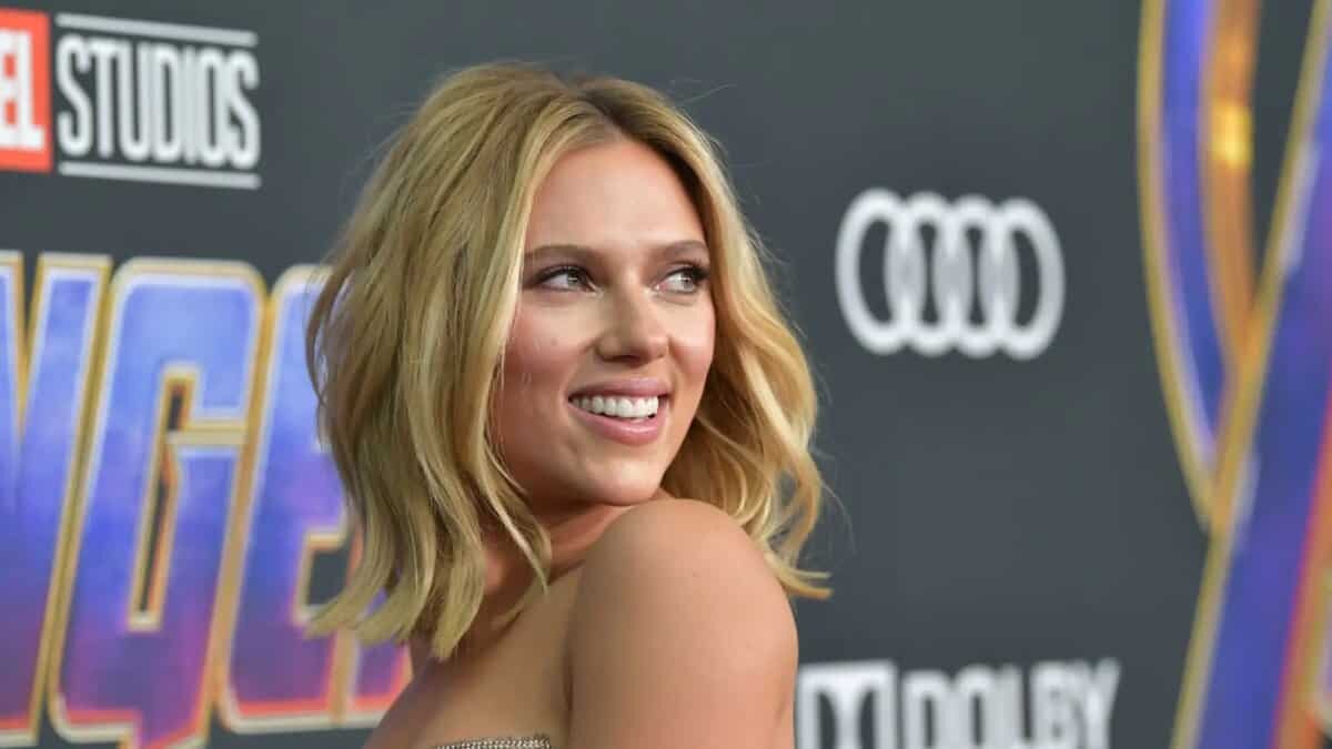Scarlett Johansson podría pasar a DC tras polémica con Disney (Video)