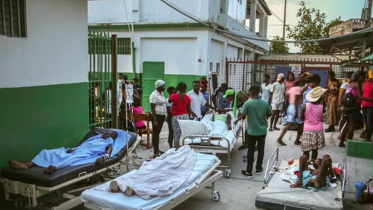 Los trabajos de rescate se han intensificado ante la próxima llegada de la tormenta tropical Grece.