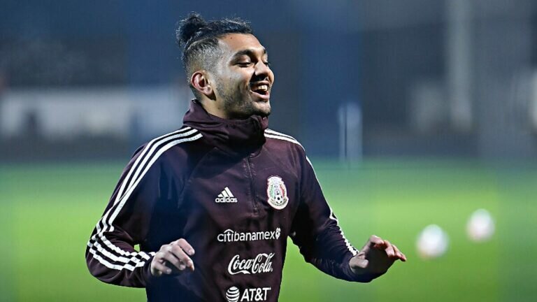 El mexicano llegará a la liga española tras varios intentos de ser fichados por el cuadro sevillano.