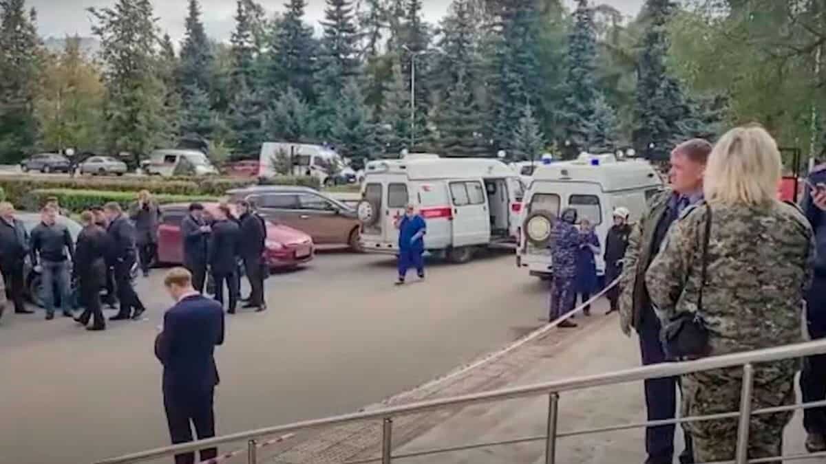 Deja tiroteo en universidad al menos 8 muertos