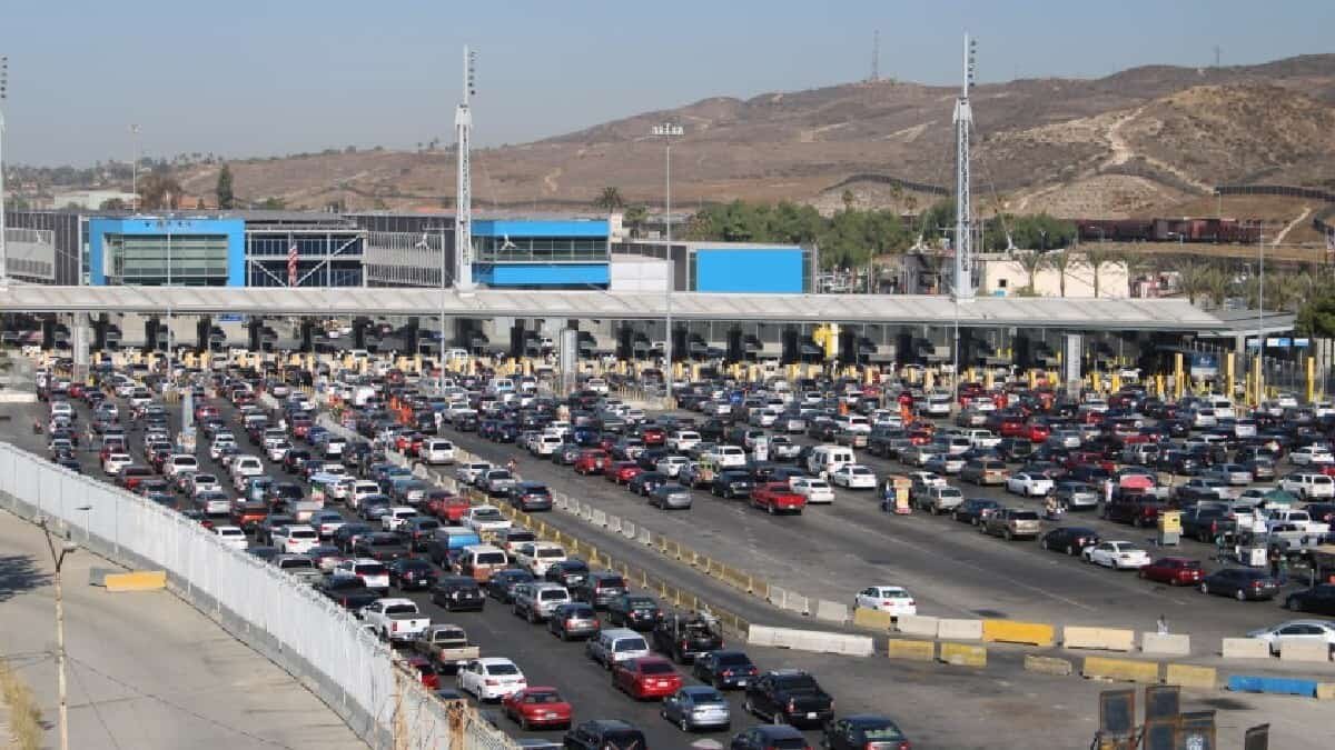 Estados Unidos anunció que seguirá el cierre de su frontera terrestre con México hasta el 21 de octubre.