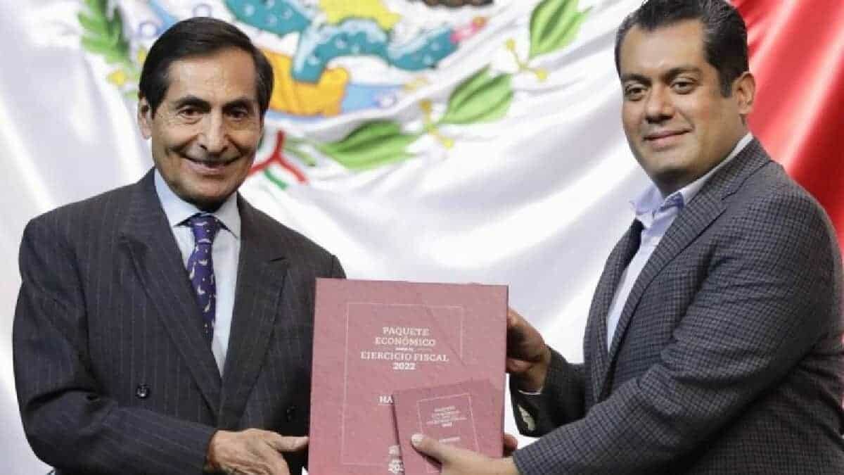 Entregan Paquete Económico 2022; no prevén alza de impuestos