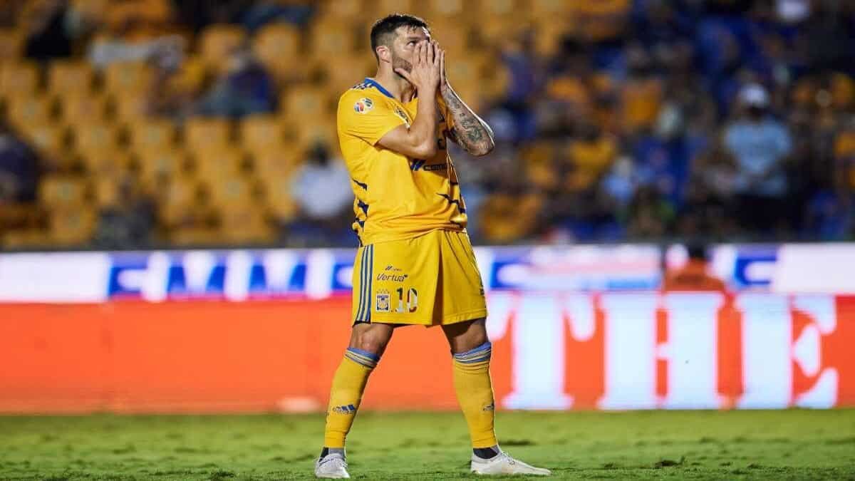 Por esta razón Gignac es investigado por la FGR