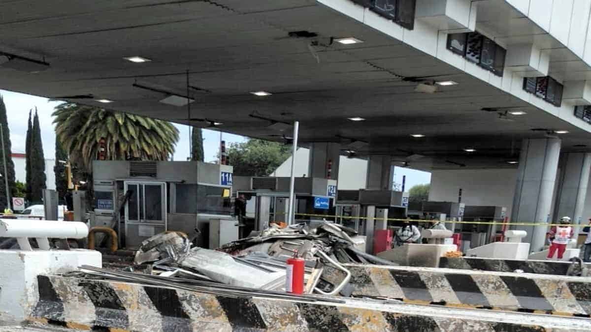 Por el momento se tiene el reporte de siete lesionados, así como tres muertos a consecuencia de este aparatoso accidente en la México-Puebla.