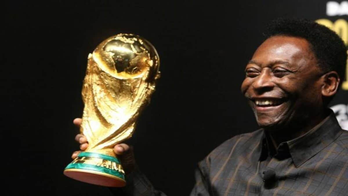 Hospitalizan a Pelé por operación en el colon (Videos)