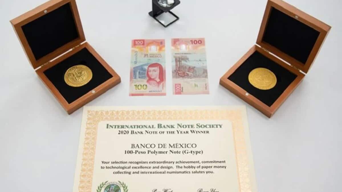 El Banco de México recibió el premio por el "billete más bello" de 2020 por el nuevo billete de 100 pesos.