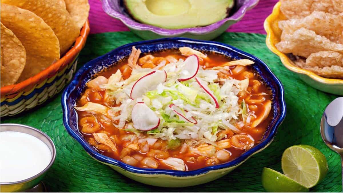 Deleita a tu familia con algunos de estos tipo de pozole